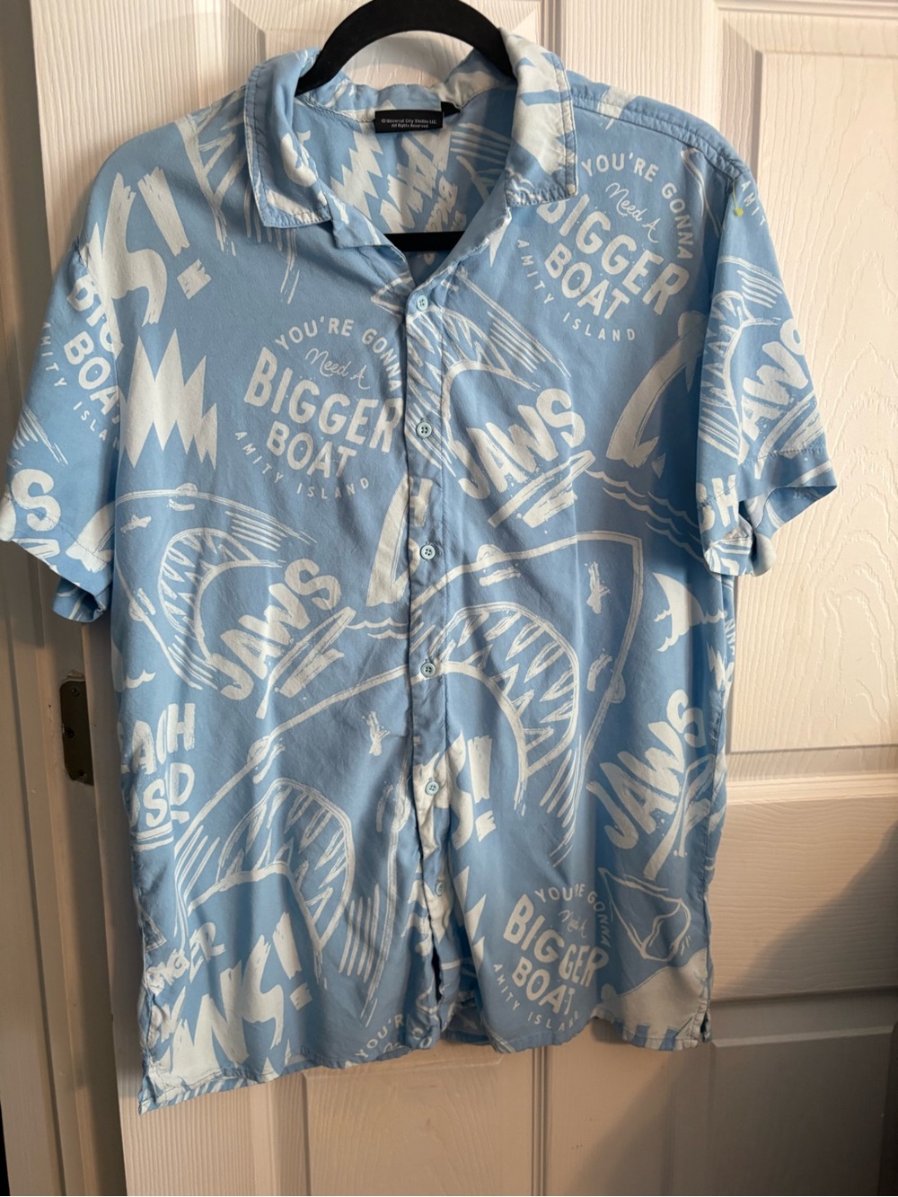 Jaws shark Light Blue Graphic Short-Sleeve Button-Up Shirt XL